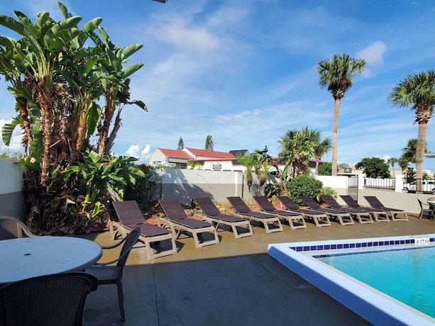 Imagen de la piscina del Hotel Best Western Space Shuttle Inn. Foto 20