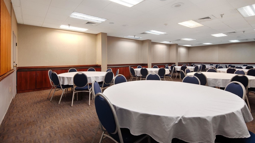 Imagen de los interiores del Hotel Best Western Springfield, Springfield. Foto 10
