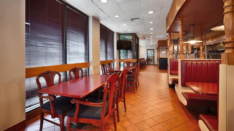 Imagen del bar/restaurante del Hotel Best Western Springfield, Springfield. Foto 4