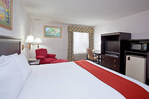 Imagen de la habitación del Hotel Best Western St. Clairsville Inn and Suites. Foto 4
