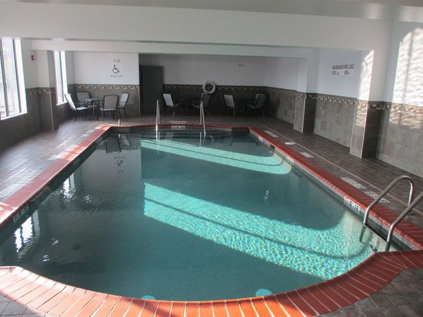 Imagen de la piscina del Hotel Best Western St. Louis Airport North and Suites. Foto 20