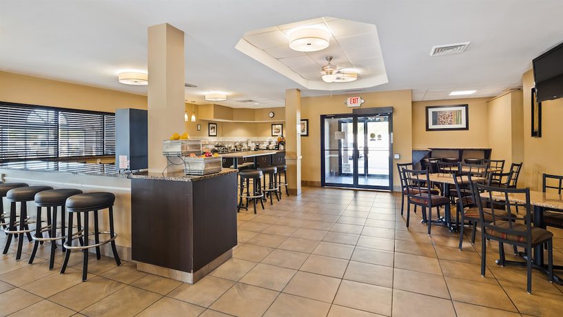 Imagen de los interiores del Hotel Best Western St. Louis Inn. Foto 15