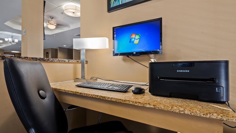 Imagen de los interiores del Hotel Best Western St. Louis Inn. Foto 17