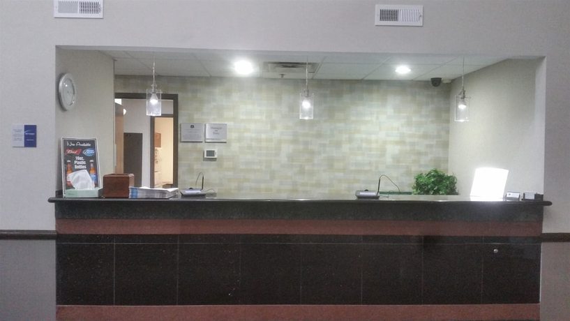 Imagen de los interiores del Hotel Best Western Suites. Foto 12