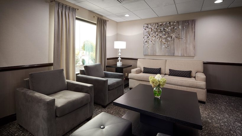 Imagen de la habitación del Hotel Best Western Suites. Foto 11