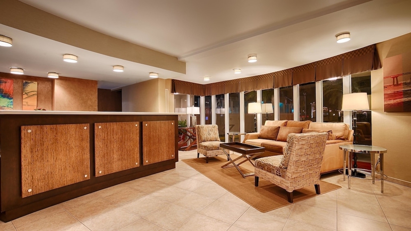 Imagen de los interiores del Hotel Best Western Suites Hotel Coronado Island. Foto 16