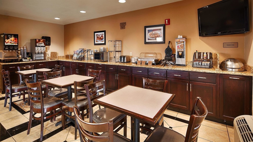 Imagen del bar/restaurante del Hotel Best Western Sunland Park Inn. Foto 6