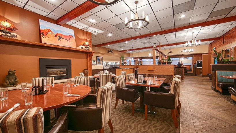 Imagen del bar/restaurante del Hotel Best Western Sunset Inn. Foto 6