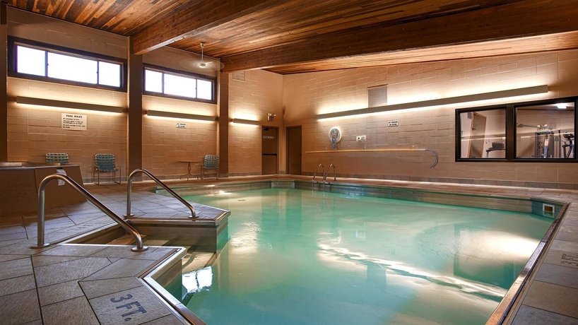 Imagen de la piscina del Hotel Best Western Sunset Inn. Foto 14