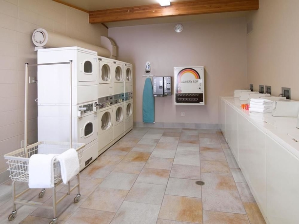 Imagen de los interiores del Hotel Best Western Sunset Inn. Foto 13