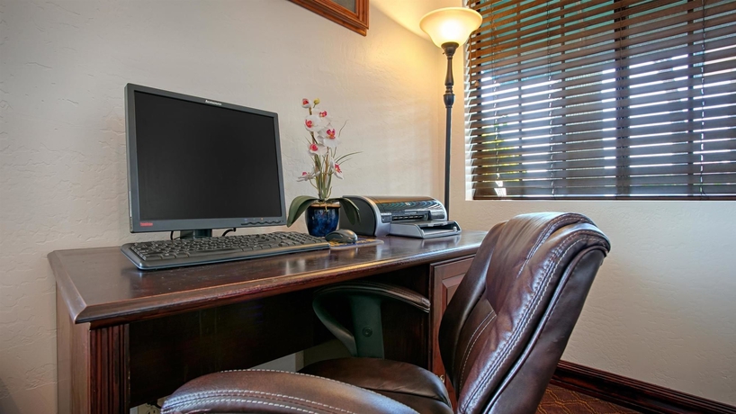 Imagen de los interiores del Hotel Best Western Superstition Springs Inn and Suites. Foto 11