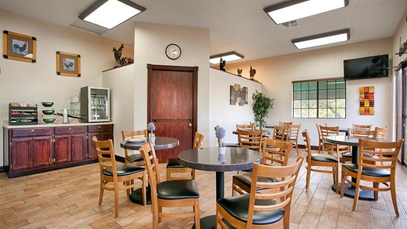 Imagen del bar/restaurante del Hotel Best Western Superstition Springs Inn and Suites. Foto 3