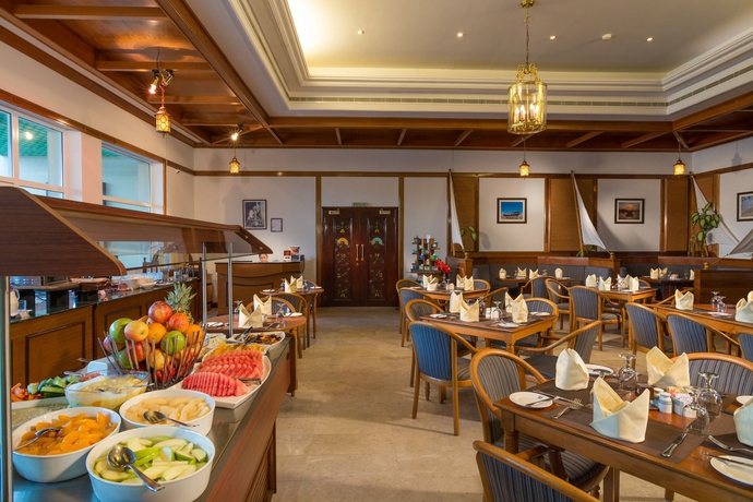Imagen del bar/restaurante del Hotel Best Western Sur. Foto 3