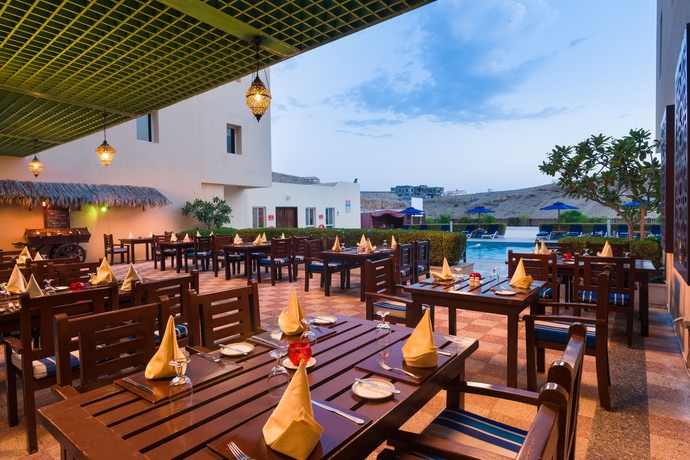 Imagen del bar/restaurante del Hotel Best Western Sur. Foto 6