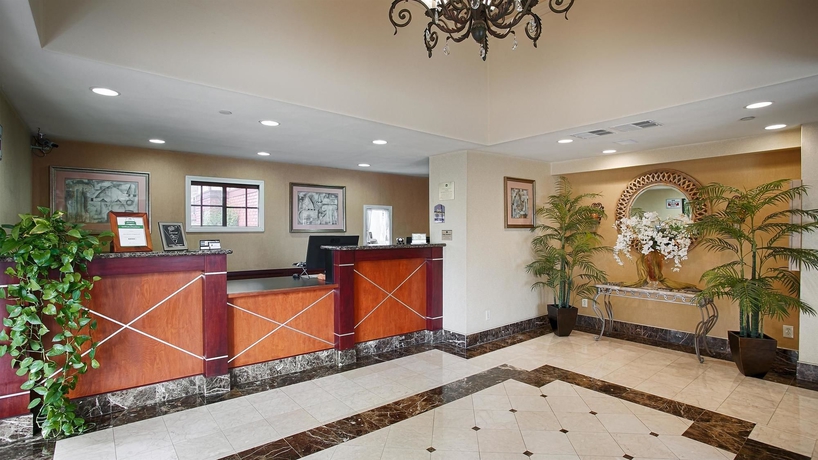 Imagen de los interiores del Hotel Best Western Surf City. Foto 13