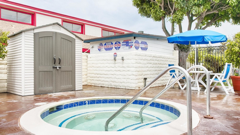 Imagen de los exteriores del Hotel Best Western Surf City. Foto 12