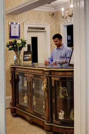 Imagen de los interiores del Hotel Best Western Swiss Cottage. Foto 12