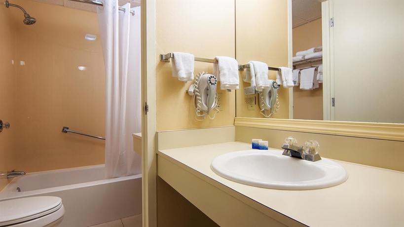 Imagen de la habitación del Hotel Best Western Syracuse Airport Inn. Foto 6