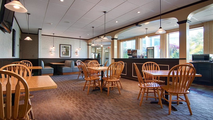 Imagen del bar/restaurante del Hotel Best Western Syracuse Airport Inn. Foto 4