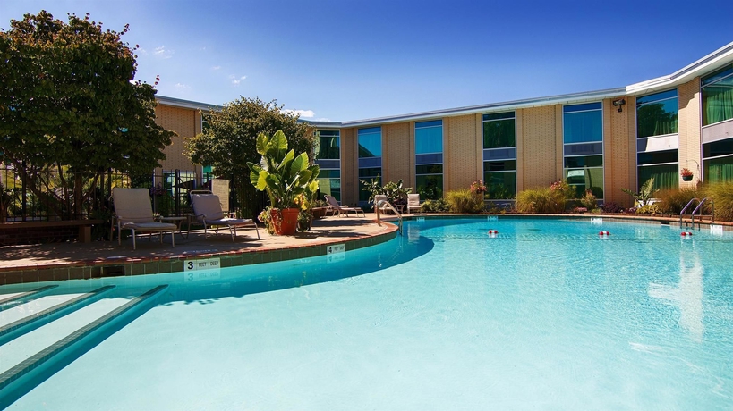 Imagen de la piscina del Hotel Best Western Syracuse Airport Inn. Foto 13