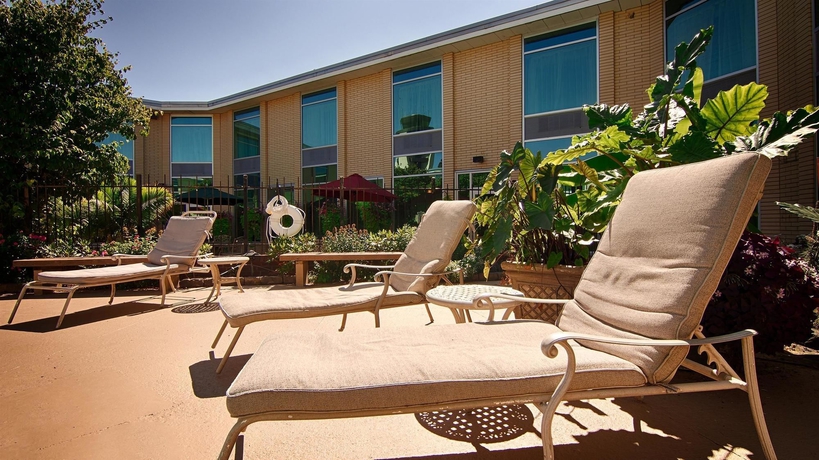 Imagen de la piscina del Hotel Best Western Syracuse Airport Inn. Foto 14