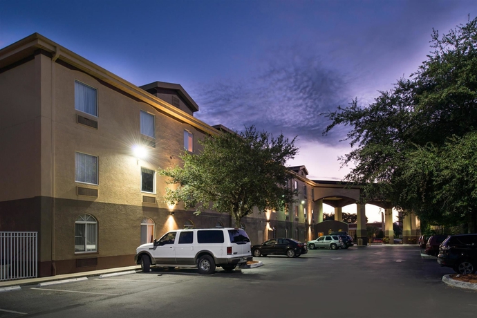 Imagen de los exteriores del Hotel Best Western Tampa. Foto 8