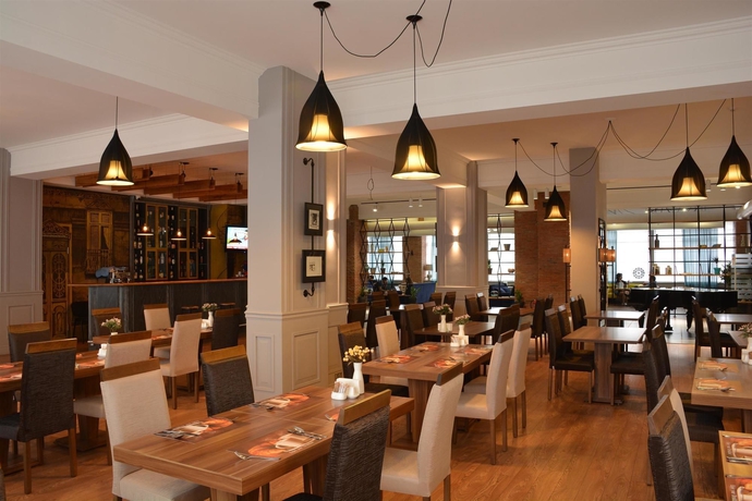 Imagen del bar/restaurante del Hotel Best Western Tbilisi Art. Foto 5