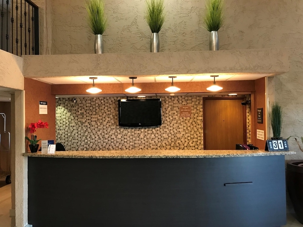 Imagen de los interiores del Hotel Best Western Tempe By The Mall. Foto 12
