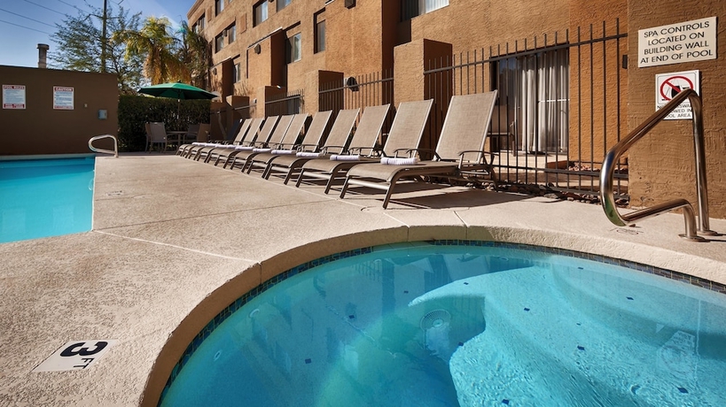 Imagen de la piscina del Hotel Best Western Tempe By The Mall. Foto 17