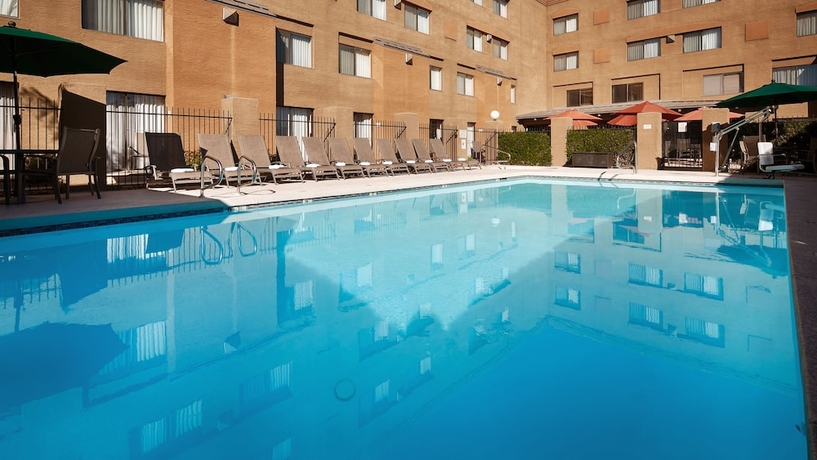 Imagen de la piscina del Hotel Best Western Tempe By The Mall. Foto 19