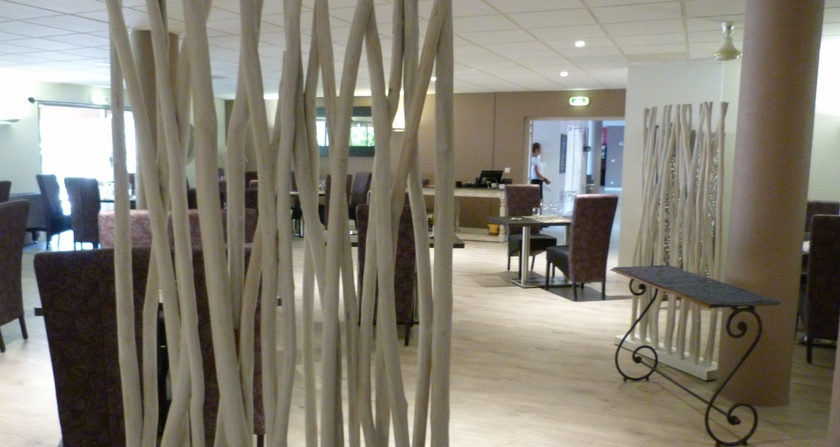 Imagen del bar/restaurante del Hotel Best Western Terre De Provence. Foto 3