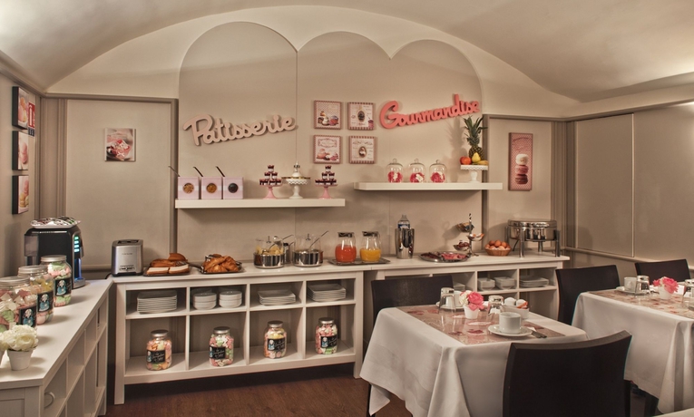 Imagen del bar/restaurante del Hotel Best Western The Blake Paris Gare Saint Lazare. Foto 2