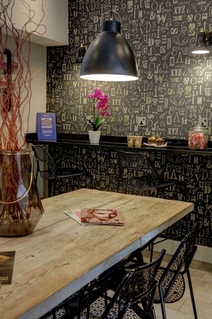 Imagen del bar/restaurante del Hotel Best Western The Delmere. Foto 2