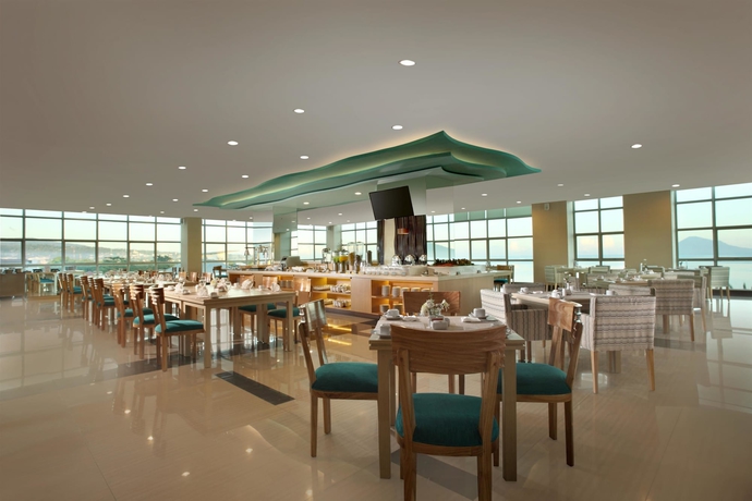 Imagen del bar/restaurante del Hotel Best Western The Lagoon. Foto 3