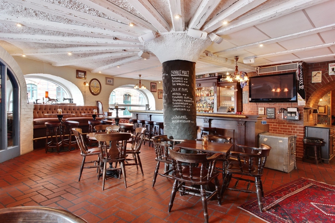 Imagen del bar/restaurante del Hotel Best Western Tidbloms. Foto 5