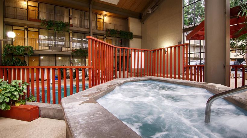 Imagen de los exteriores del Hotel Best Western Toni Inn. Foto 9