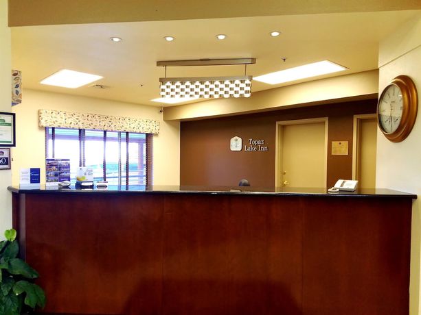 Imagen de los interiores del Hotel Best Western Topaz Lake Inn. Foto 18