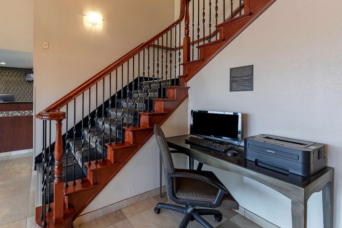 Imagen de los interiores del Hotel Best Western Town And Country Lodge. Foto 19