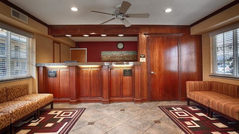 Imagen de los interiores del Hotel Best Western Town House Lodge. Foto 19