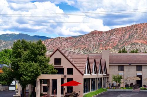 Imagen general del Hotel Best Western Town and Country Inn. Foto 1