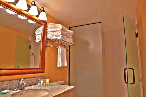 Imagen de la habitación del Hotel Best Western Town and Country Inn. Foto 13