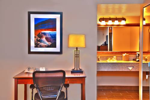Imagen de la habitación del Hotel Best Western Town and Country Inn. Foto 14