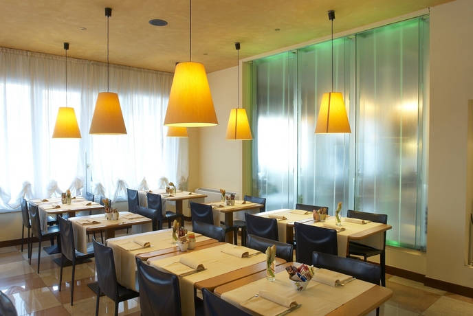 Imagen del bar/restaurante del Hotel Best Western Tre Torri. Foto 4