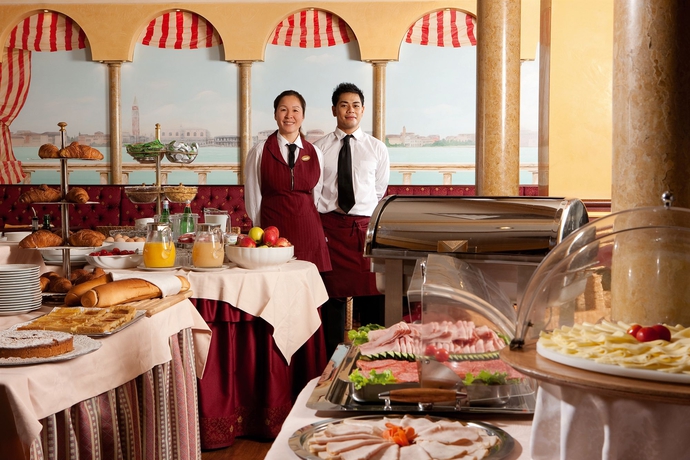 Imagen del bar/restaurante del Hotel Best Western Tritone. Foto 2