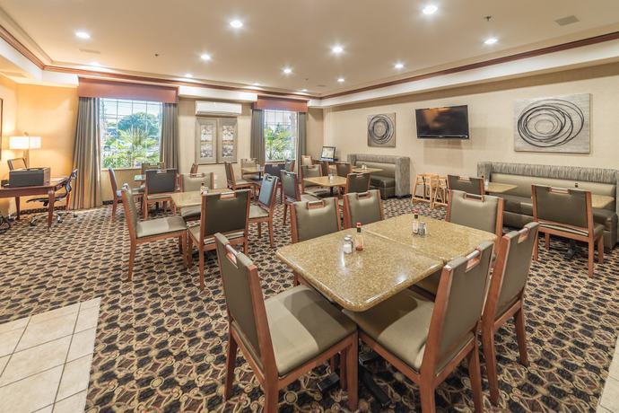 Imagen del bar/restaurante del Hotel Best Western University Inn And Suites. Foto 5