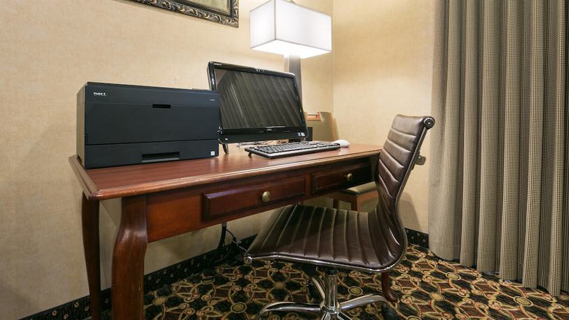 Imagen de los interiores del Hotel Best Western University Inn And Suites. Foto 16