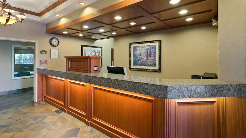 Imagen de los interiores del Hotel Best Western University Inn And Suites. Foto 18