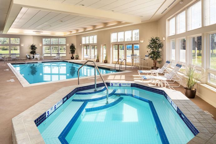 Imagen de la piscina del Hotel Best Western University Inn, CANTON, NY. Foto 18