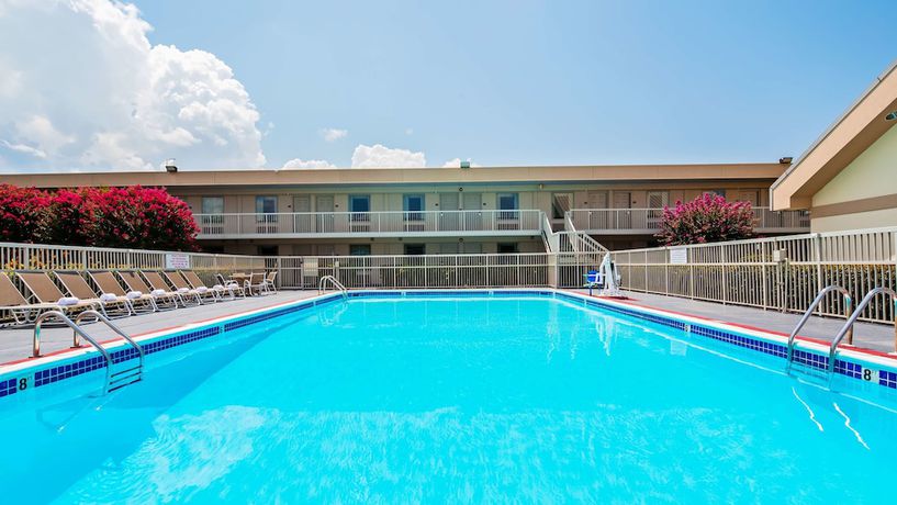 Imagen de la piscina del Hotel Best Western University Inn, Tuscaloosa. Foto 17