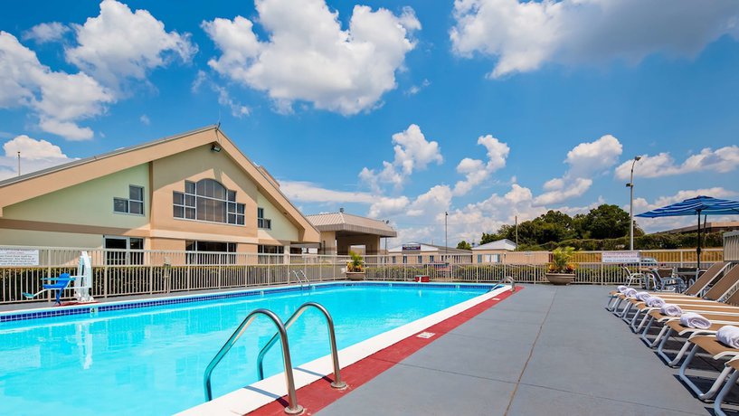 Imagen de la piscina del Hotel Best Western University Inn, Tuscaloosa. Foto 18